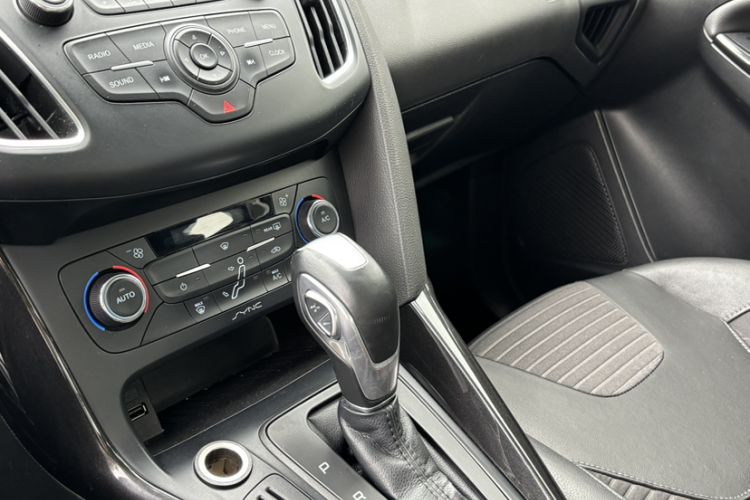 Used Ford Focus 2015 Sedan 1.6L Automatic Trend Model Gear Lever