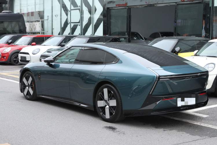 Used XPeng P7 2025 Model—750 All-Wheel-Drive High-Performance Ultra