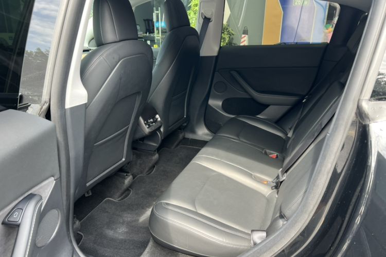 Used Tesla Model Y 2021 Long-Range All-Wheel-Drive Version