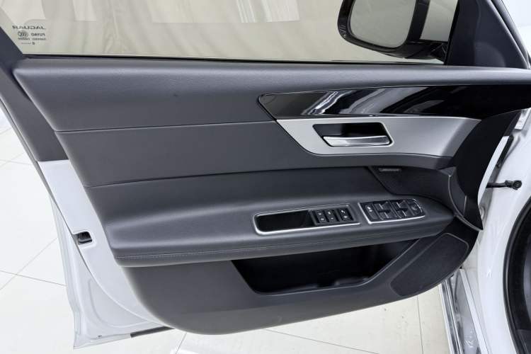 Used Jaguar XFL 2020 XFL 2.0T P200 Two-Wheel-Drive Elite Edition