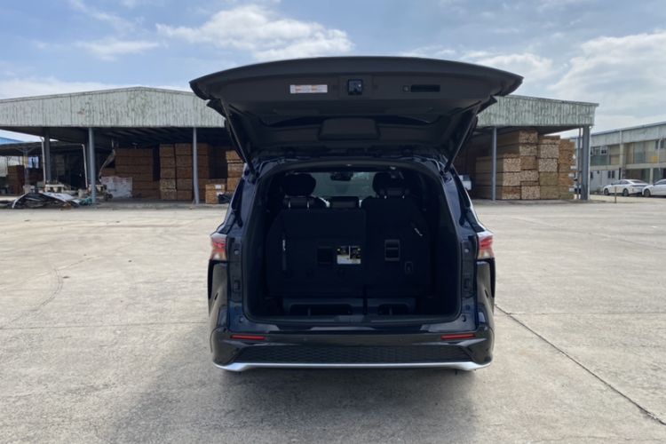 Used Toyota Granvia 2022 2.5L Hybrid Prestige Edition