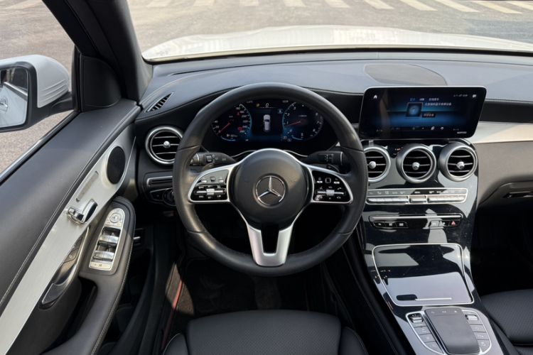 Used Mercedes-Benz GLC 2021 GLC 260 L 4MATIC Dynamic Edition Interior 2