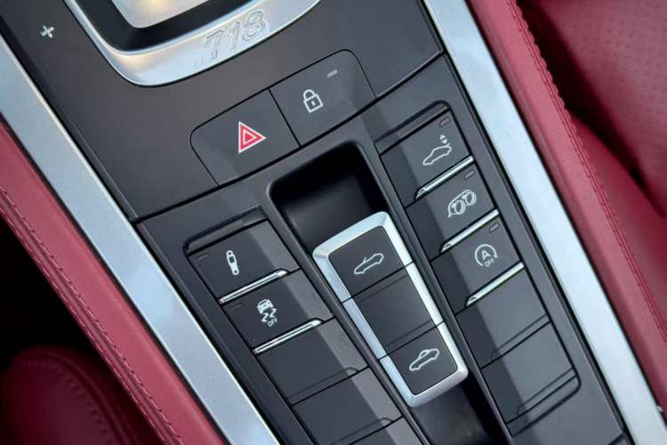 Used Porsche 718 2023 Boxster Style Edition 2.0T Interior 3