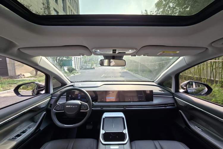 Used SAIC MAXUS Dajia 7 2024 Super Hybrid Ultra-Long Range Edition – Premium Version