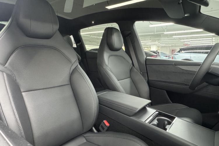 Used Tesla Model Y L 2025 Model Long-Range All-Wheel-Drive Version Exterior 12