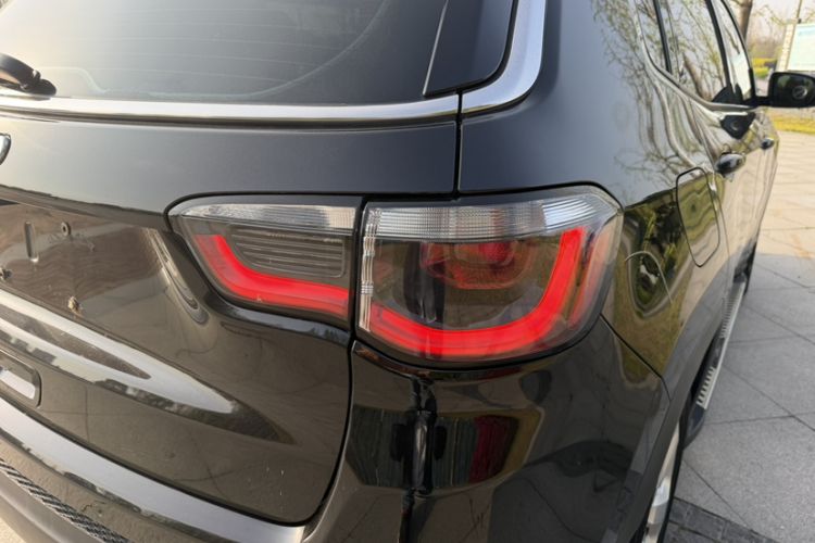 Used Jeep Compass 2017 200T Automatic Family Edition
