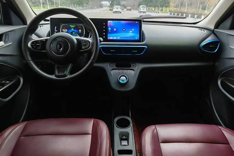 Used ORA White Cat 2020 305 km Luxury Version Interior 2