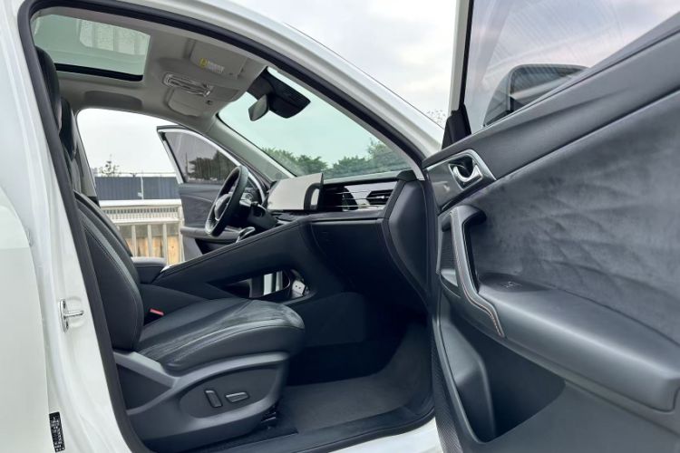 Used Roewe D5X DMH 2024 135 Tech Edition