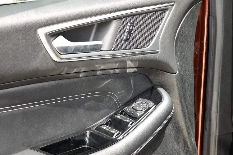 Used Ford Edge 2016 EcoBoost 245 Two-Wheel-Drive Titanium 7-Seater