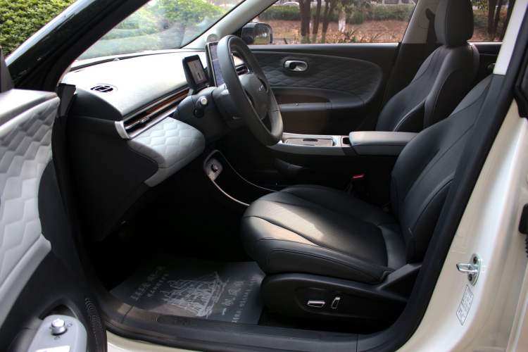 Used Dongfeng NAMMI 01 2024 Co-Creation Edition – Co-Creation WE Version
