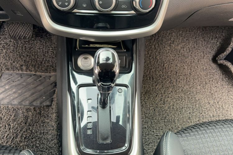 Used Nissan Tiida 2019 1.6L CVT Smart Enjoyment Version China VI Standard