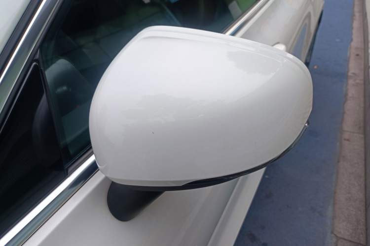 Used Volvo V60 2024 B5 Zhiyuan Luxury Edition
