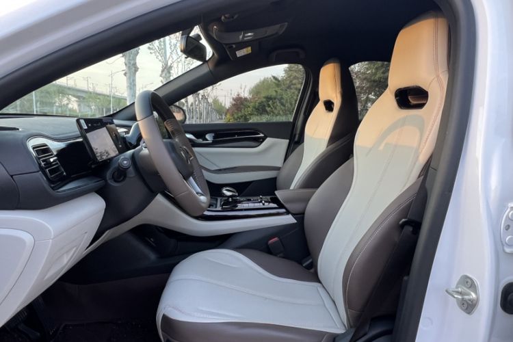 Used BYD Qin PLUS 2024 HONOR Edition DM-i 55KM Leading Model Interior 1