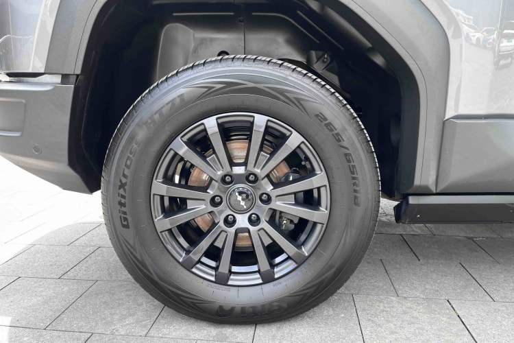 Used Formula Leopard 5 2023 Navigator Edition
