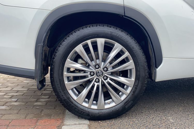 Used Toyota Highlander 2022 Dual-Engine 2.5L Four-Wheel Drive Prestige Version 7 Seats