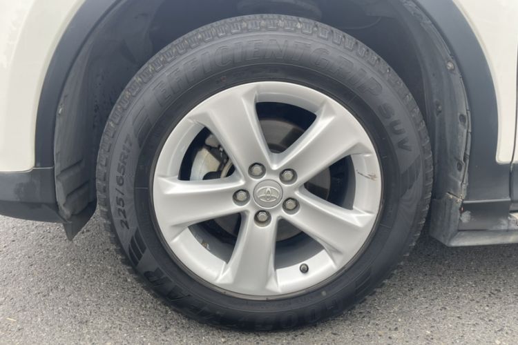 Used Toyota RAV4 2013 2.0L CVT Four-Wheel Drive New Edition