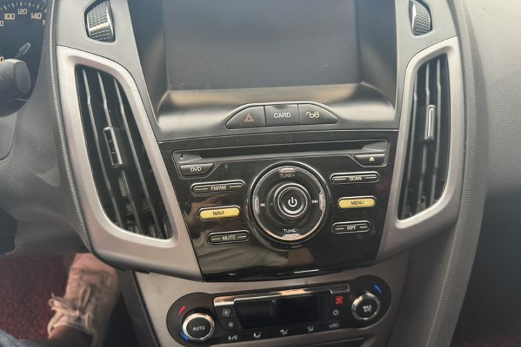 Used Ford Focus 2012 Sedan 1.6L Automatic Fashion Edition