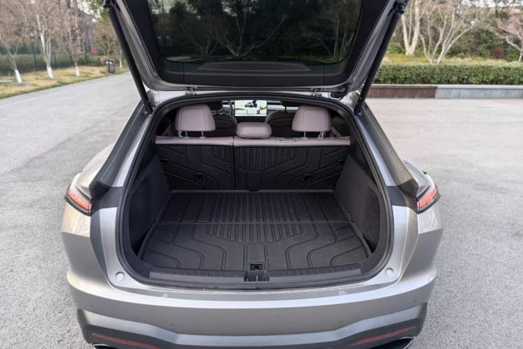 Used ONVO L60 2024 60 kWh Rear-Drive Version