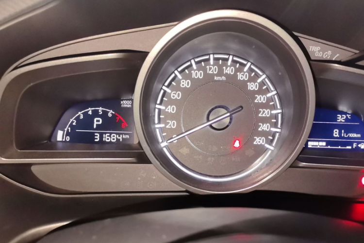 Used Mazda 3 Axela 2017 Sedan 1.5L Automatic Comfort Model China VI Standard Odometer Close Up