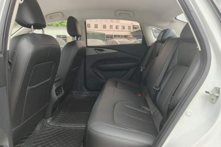Used Wuling E5 2024 410 km Standard Version Interior 4
