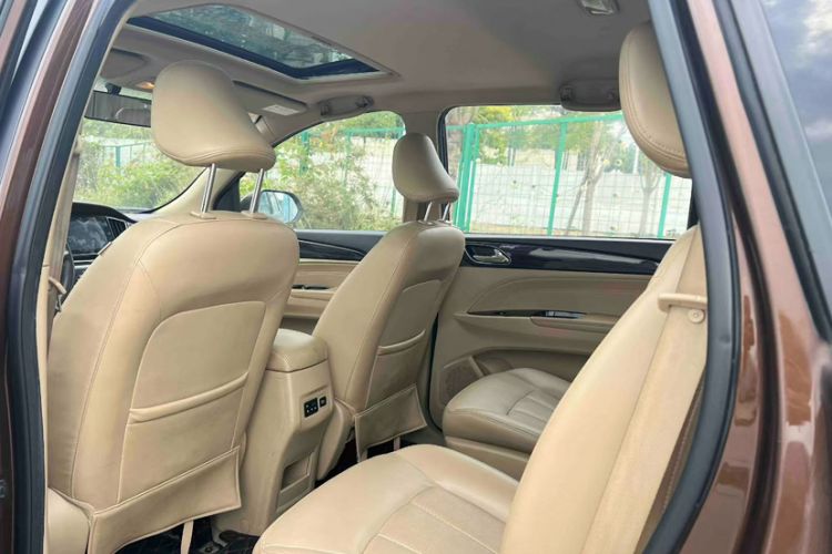 Used Baojun 730 2016 1.5T Manual Luxury Edition 7 Seats