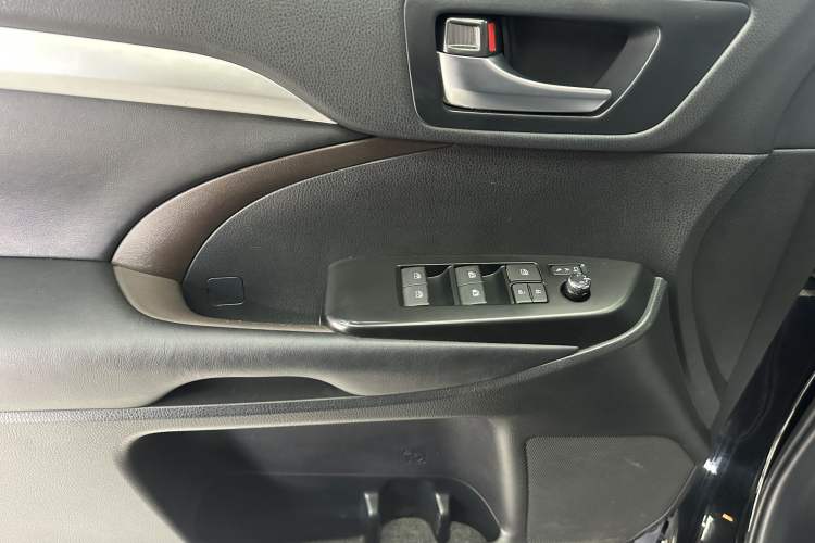 Used Toyota Highlander 2021 2.0T Four-Wheel Drive Luxury Edition 7 Seats Interior 10