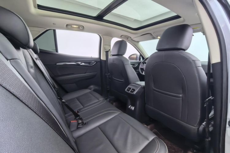 Used Buick Envision 2022 Encore S 652T Two-Wheel-Drive Luxury Model
