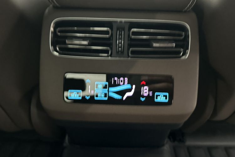 Used BYD Han 2025 DM-i Intelligent Driving Edition 245KM Prestigious Edition Interior 6