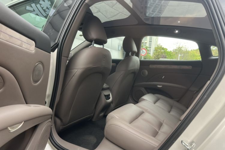 Used IM L6 2025 Ultra Model Interior 4