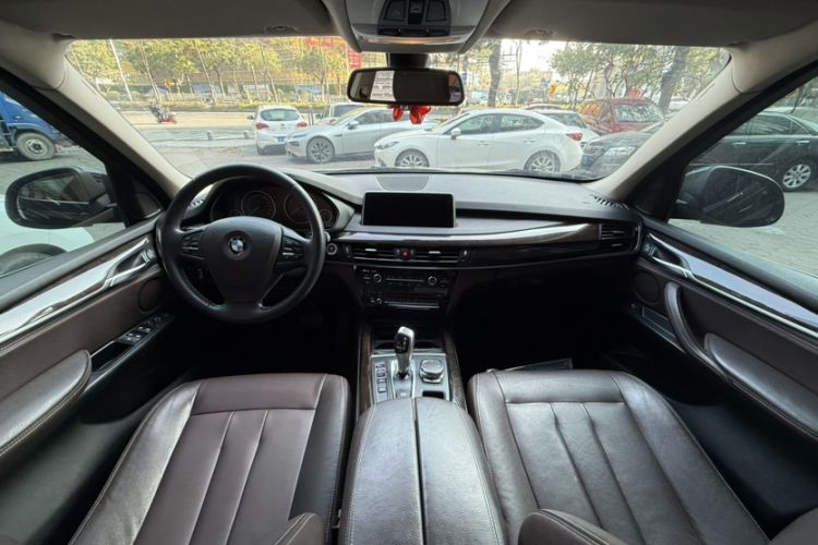 Used BMW X5 2015 xDrive28i
