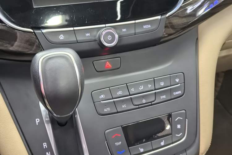 Used Buick GL8 2017 ES 28T Premium Version China V Standard