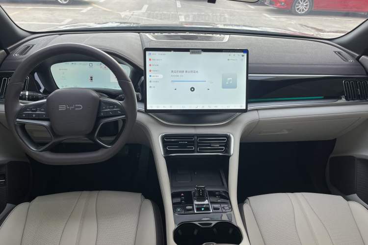 Used BYD Song PLUS New Energy 2025 EV Intelligent Driving Version 520km Premium Model Interior 1