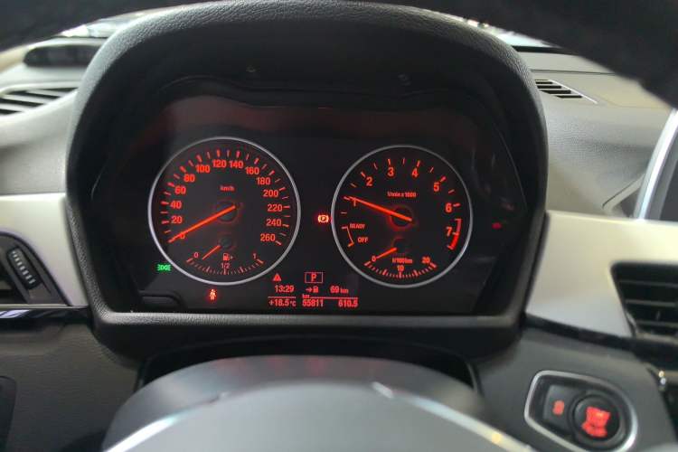 Used BMW X1 2018 sDrive18Li Fashion Model Odometer Close Up