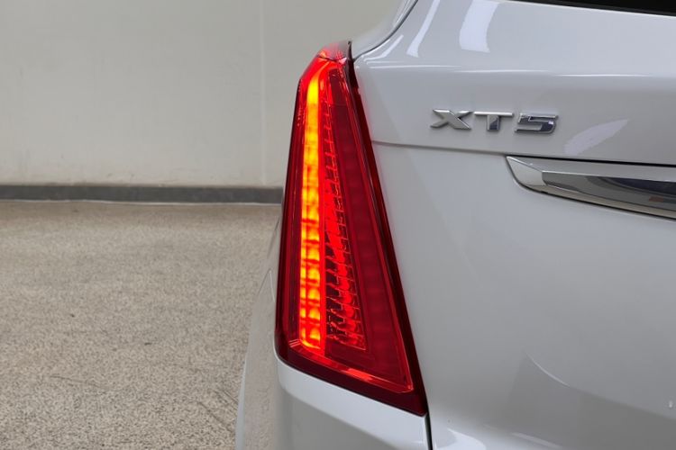 Used Cadillac XT5 2018 28T Four-Wheel Drive Luxury Model
