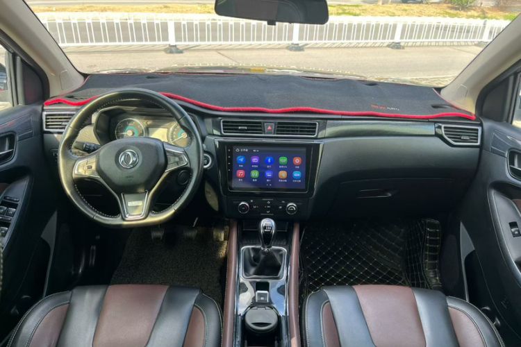 Used Dongfeng Fengon 580 2017 1.5T Manual Luxury Model