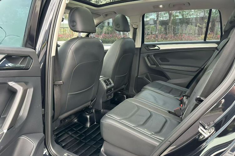 Used Volkswagen Tiguan L 2017 330TSI Automatic Two-Wheel Drive Flagship Edition Interior 3