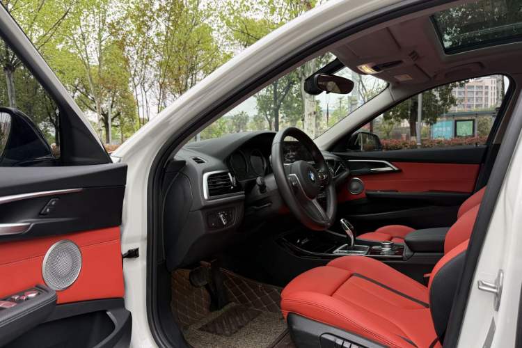 Used BMW 1 Series 2021 125i M Sport Night Edition Interior 3