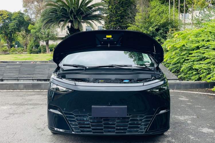 Used XPeng X9 2024 702 Ultra-Long Range Max Exterior 6