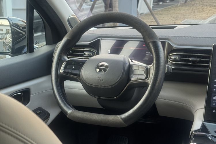 Used Nio ES8 2020 415 km Range 7-Seater Version
