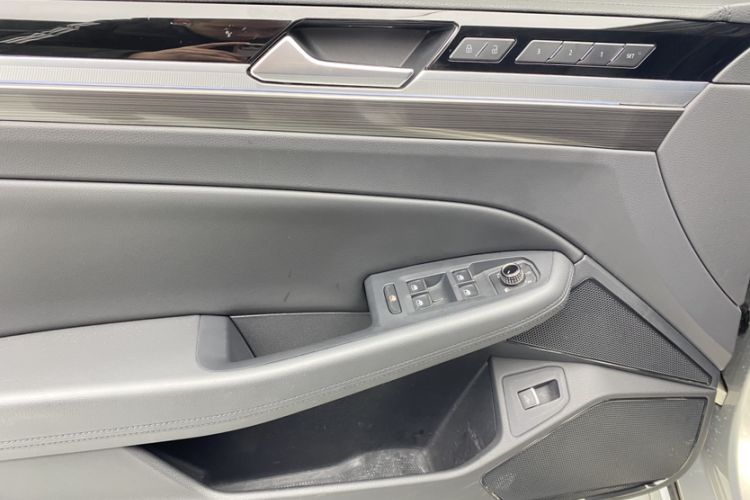 Used Volkswagen Phideon 2019 380TSI Two-Wheel Drive Business Edition China V Standard
