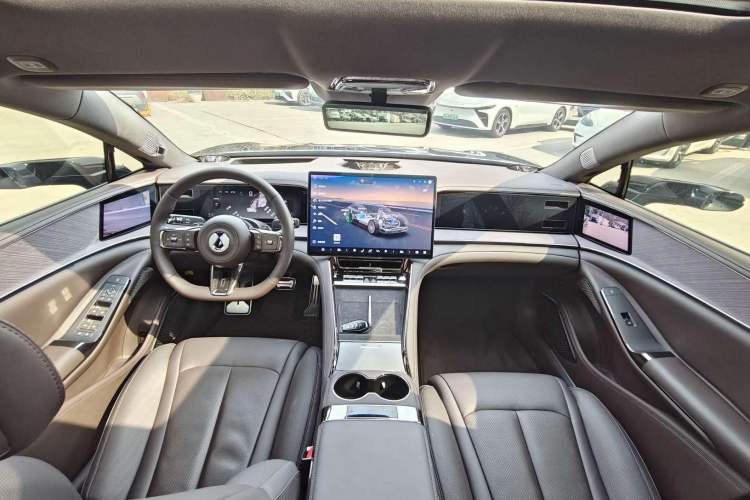 Used Denza Z9 2024 1100 km All-Wheel-Drive Ultra Version
