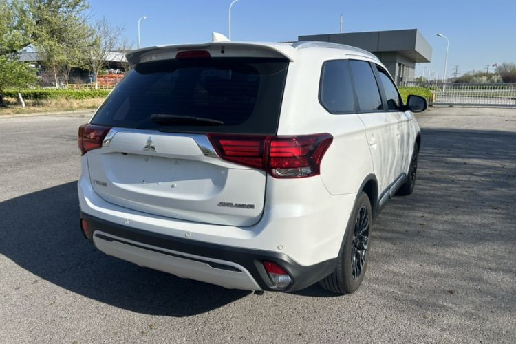 Used Mitsubishi Outlander 2019 2.0L Two-Wheel Drive Comfort Edition 5 Seats China VI Standard Exterior 6
