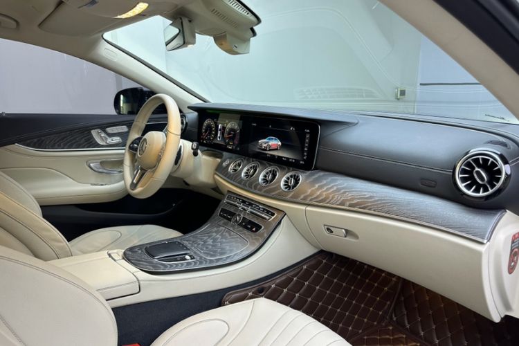 Used Mercedes-Benz CLS 2018 CLS 300 Dynamic Edition Interior 2