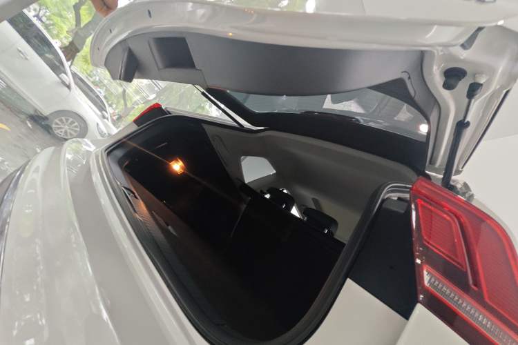 Used Volkswagen Tiguan L 2019 Updated Version 330TSI Automatic Two-Wheel Drive Panoramic Comfort Edition China VI Standard