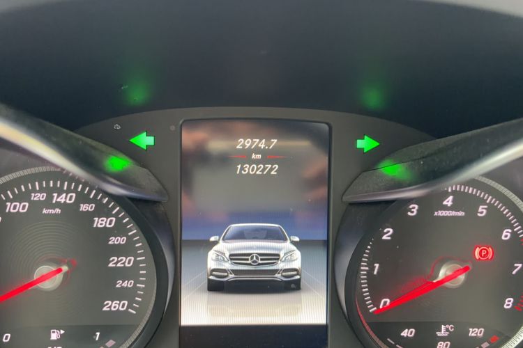 Used Mercedes-Benz C-Class 2017 Facelift C 200 L Sport Edition Odometer Close Up