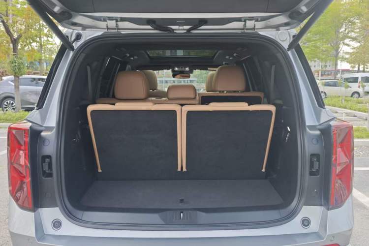 Used GAC Trumpchi ES9 2024 PHEV with 143 km Max
