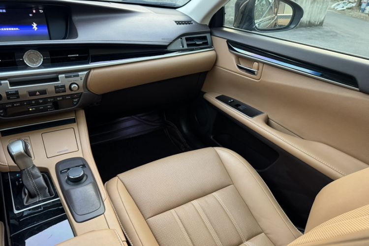 Used Lexus ES 2016 200 Midnight Special Limited Edition
