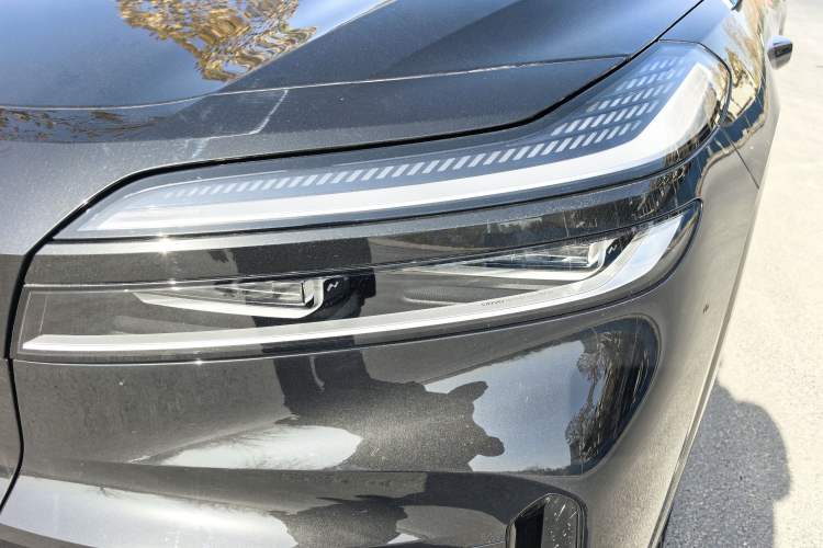 Used ONVO Luxeed L90 2025 Model—Ultra Six-Seater Version
