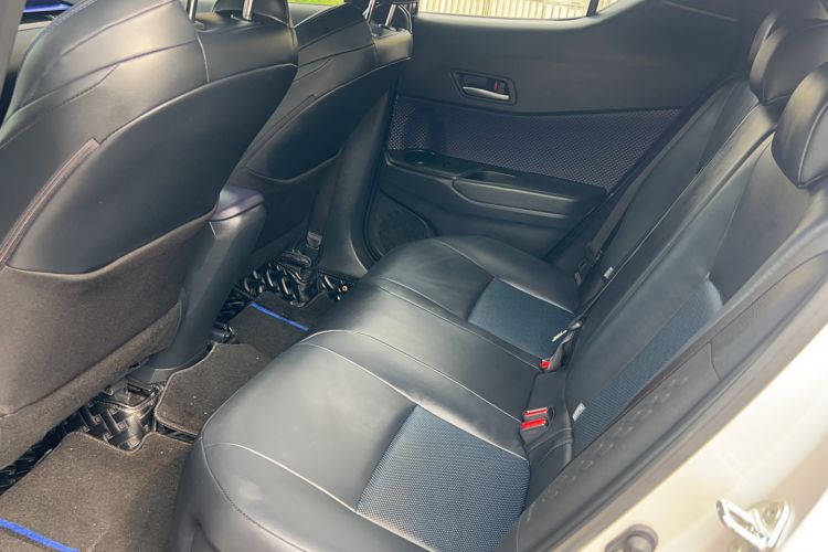 Used Toyota C-HR 2020 2.0L Leading Edition Interior 2