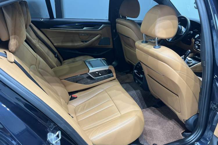 Used BMW 5 Series 2019 Restyled 530Li Luxury Edition M Sport Package Interior 3